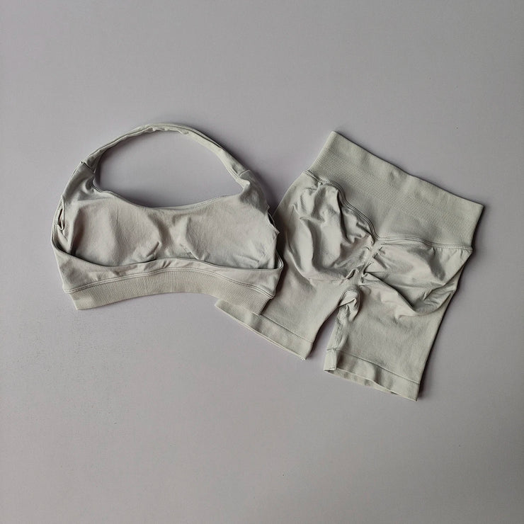 2 Pieces Yoga Suit for Women Seamless Fitness Gym Clothes Halter Sports Bra Matching Impact Shorts Workout Sets Gym Outfit